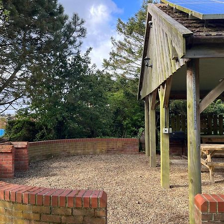 Spacious 6-Bed Home, Near The Norfolk Broads Clippesby المظهر الخارجي الصورة