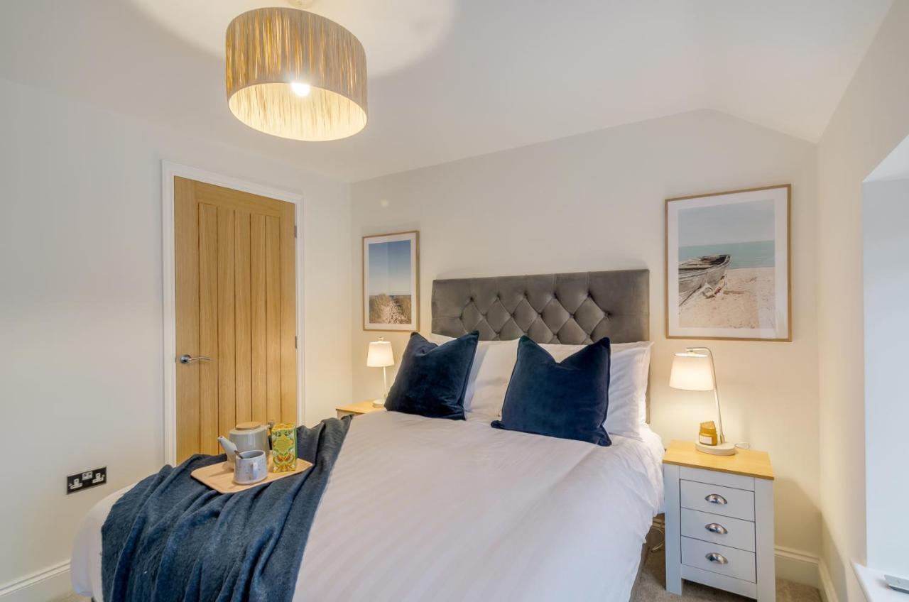 Spacious 6-Bed Home, Near The Norfolk Broads Clippesby المظهر الخارجي الصورة