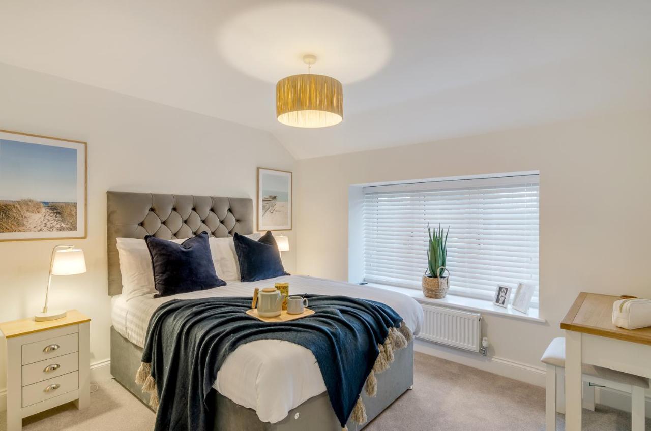 Spacious 6-Bed Home, Near The Norfolk Broads Clippesby المظهر الخارجي الصورة