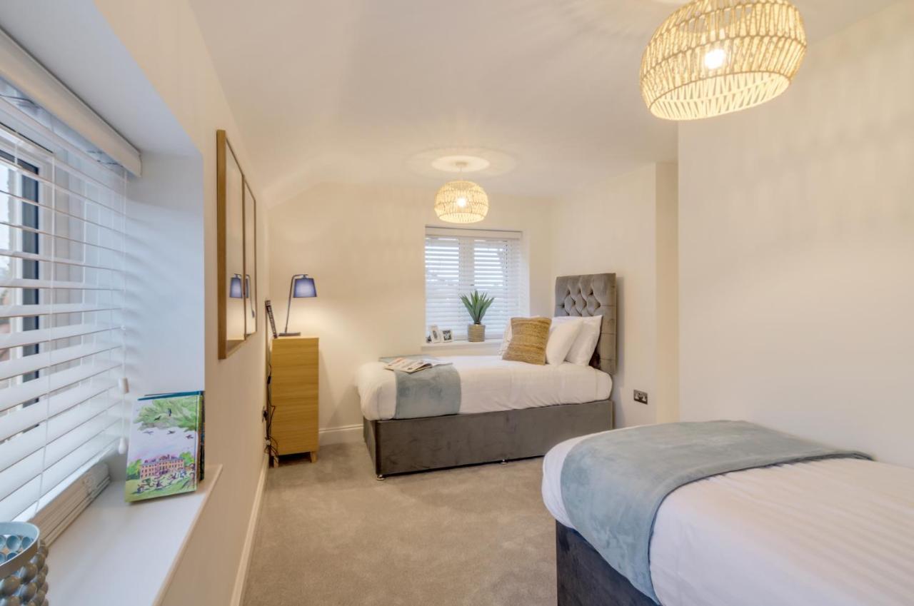 Spacious 6-Bed Home, Near The Norfolk Broads Clippesby المظهر الخارجي الصورة