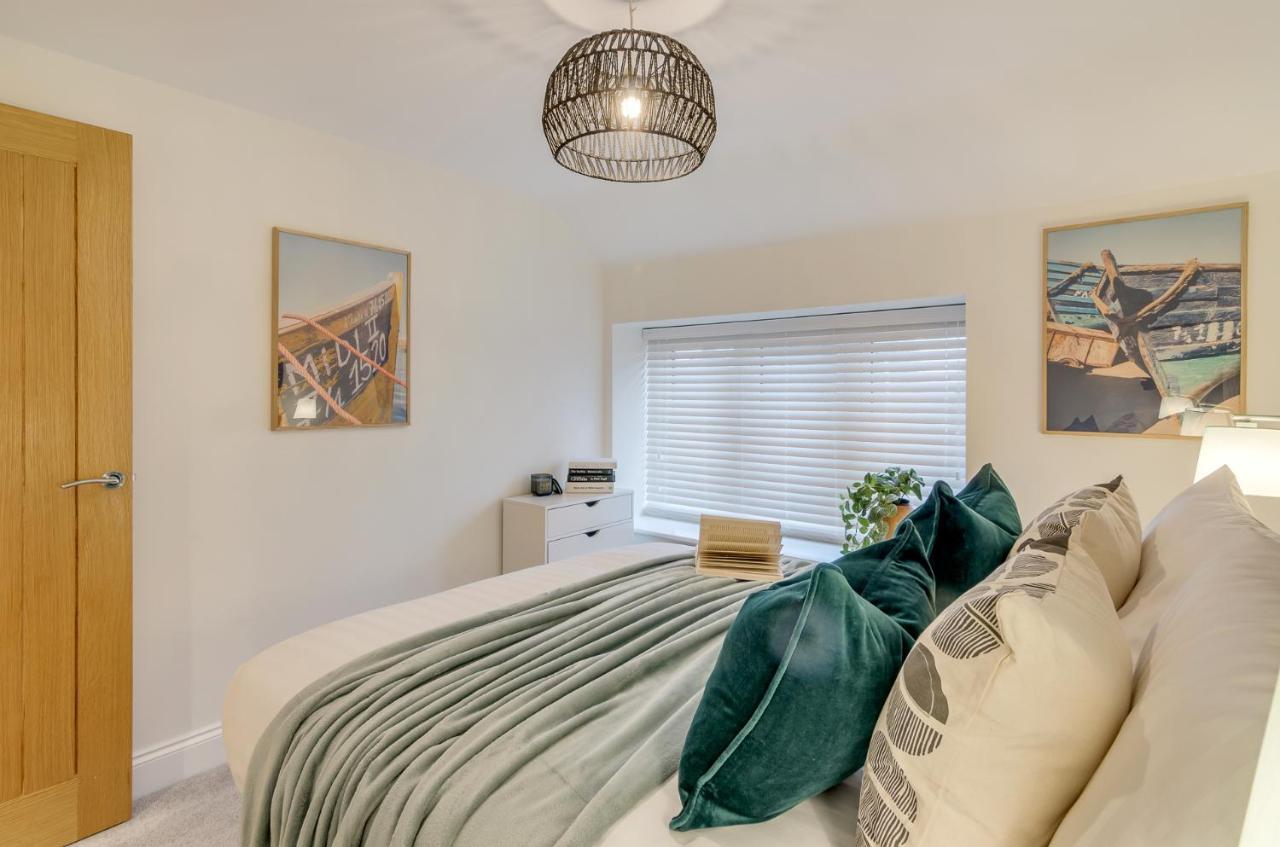 Spacious 6-Bed Home, Near The Norfolk Broads Clippesby المظهر الخارجي الصورة