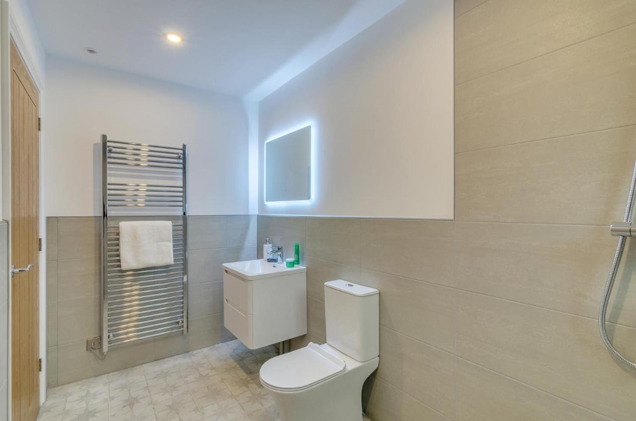 Spacious 6-Bed Home, Near The Norfolk Broads Clippesby المظهر الخارجي الصورة