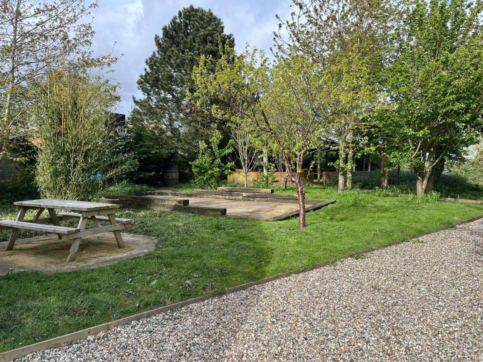 Spacious 6-Bed Home, Near The Norfolk Broads Clippesby المظهر الخارجي الصورة